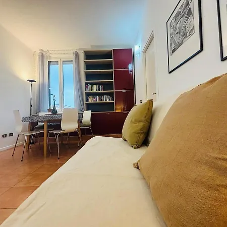 Apartament Duomo 15 Min - Navigli 10 Min - Luminoso, Wifi E Ac Mediolan